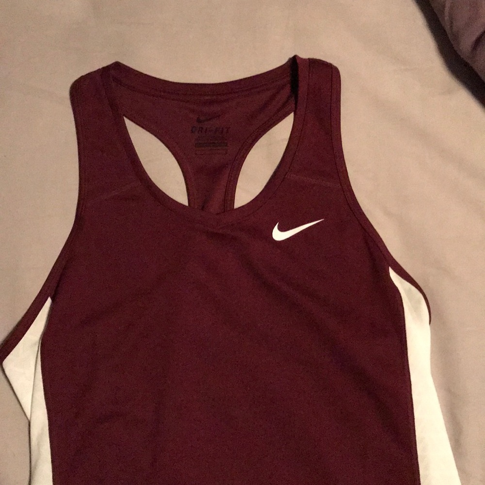 Sale! Like new Nike tank top in deep maroon